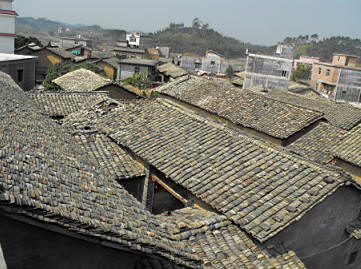 俯视旧民居屋顶
