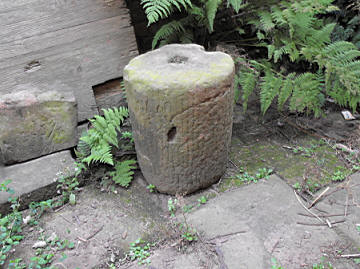 石碾  