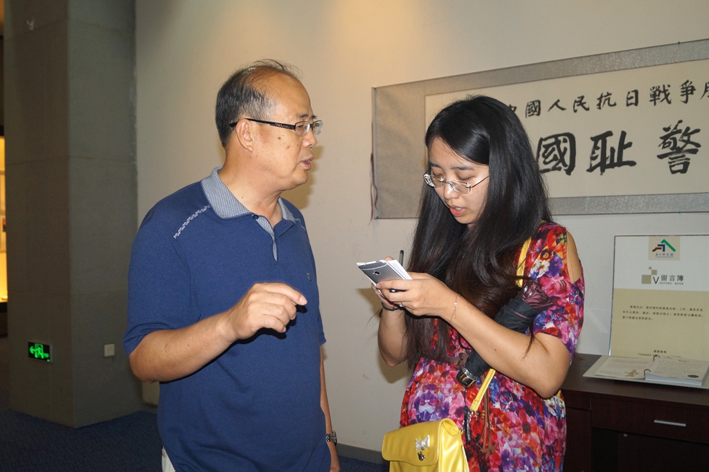 jpg 节凤兰与唐山博物馆馆长鲁杰 dsc01988.